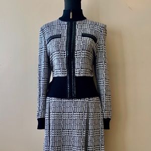 ST JOHN black and white set